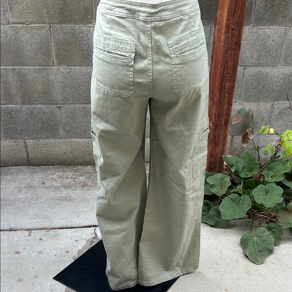 Women’s Olive Cargo Pants - Picture 2 of 3